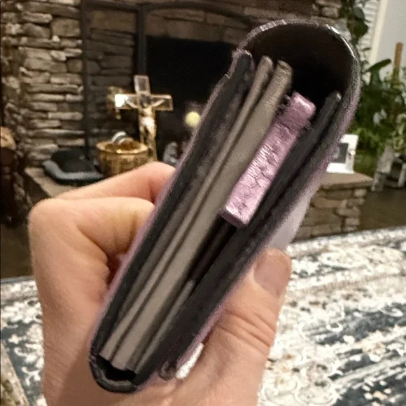 Gucci Purple Leather Zip Wallet with Bamboo Hardware - Picture 5 of 12